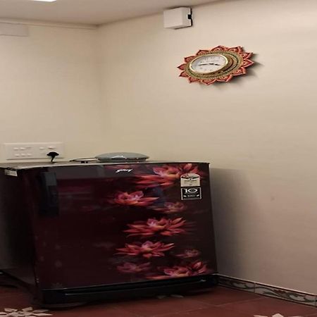 Heritage Home With 3 Bed/3 Bath With Kitchen In A Residential Neighborhood. Maduráj Kültér fotó