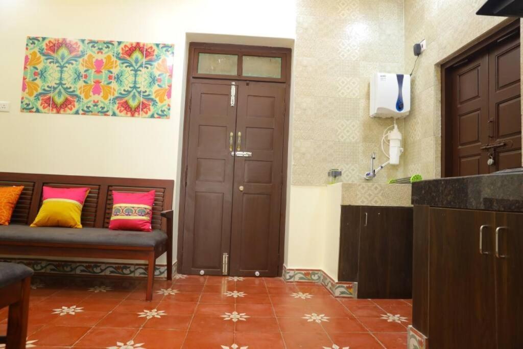 Heritage Home With 3 Bed/3 Bath With Kitchen In A Residential Neighborhood. Maduráj Kültér fotó