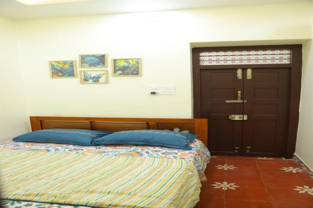 Heritage Home With 3 Bed/3 Bath With Kitchen In A Residential Neighborhood. Maduráj Kültér fotó