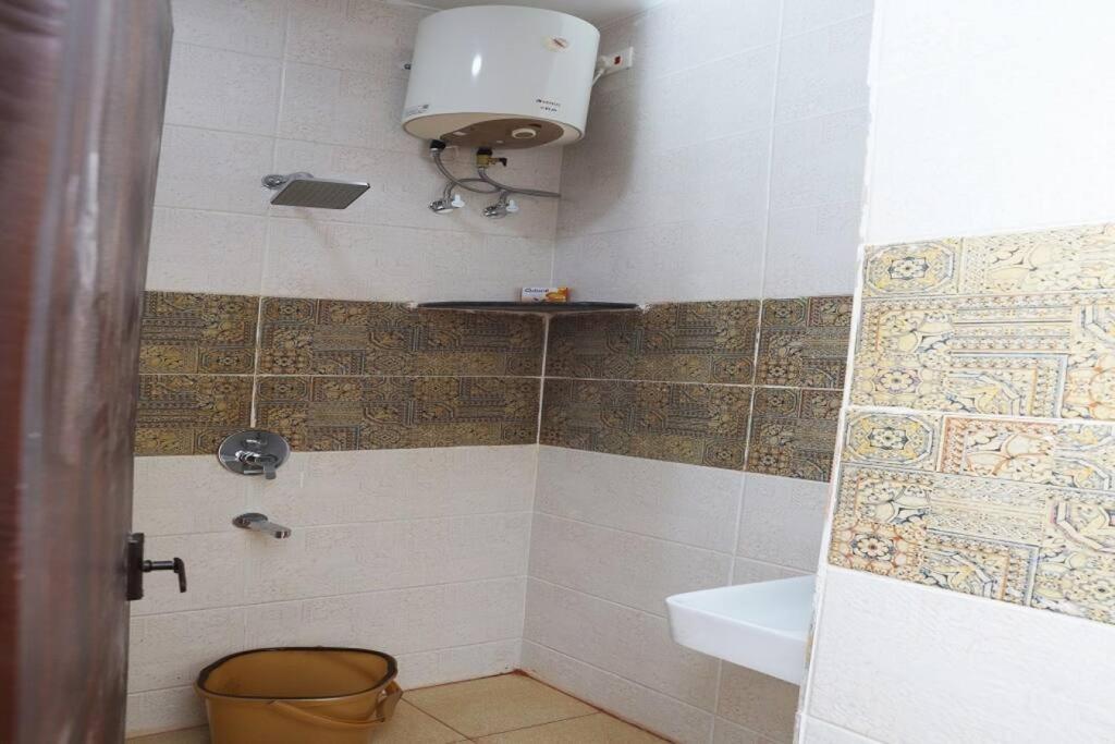 Heritage Home With 3 Bed/3 Bath With Kitchen In A Residential Neighborhood. Maduráj Kültér fotó