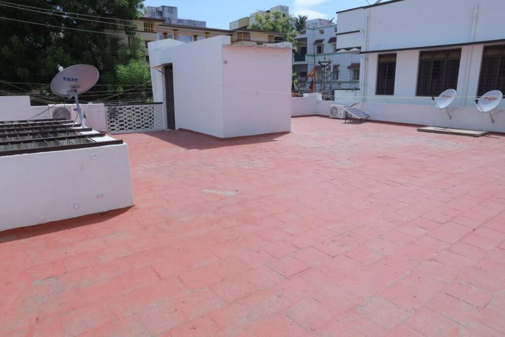Heritage Home With 3 Bed/3 Bath With Kitchen In A Residential Neighborhood. Maduráj Kültér fotó