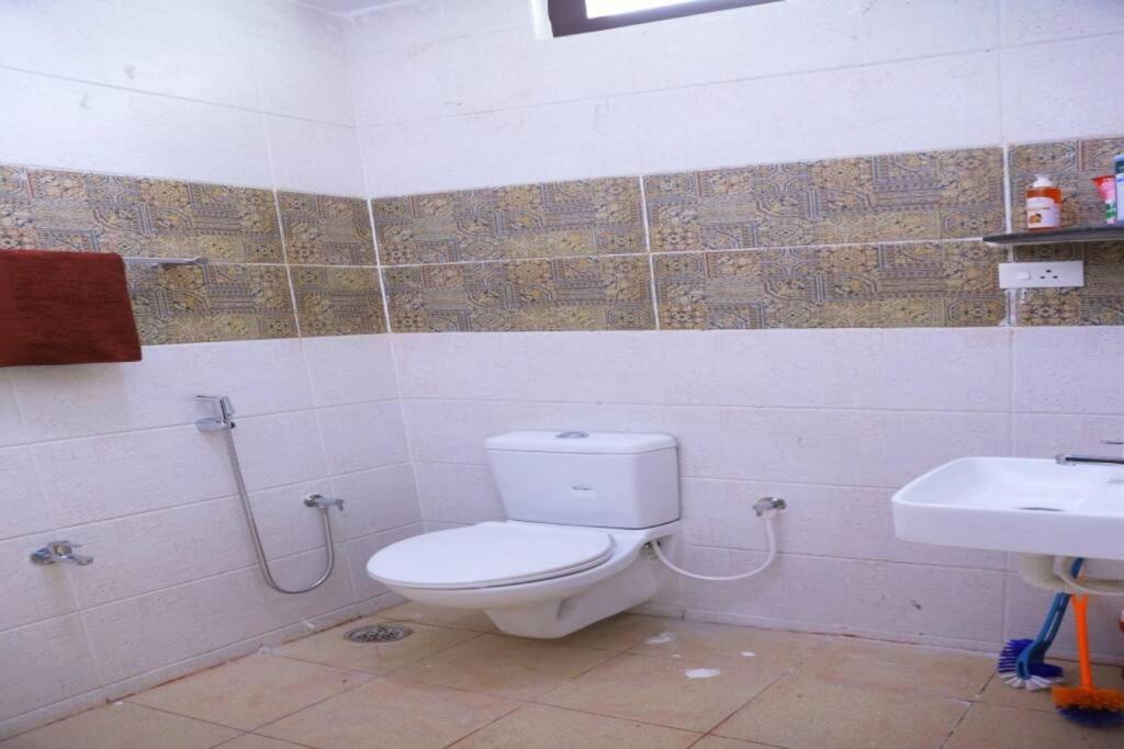 Heritage Home With 3 Bed/3 Bath With Kitchen In A Residential Neighborhood. Maduráj Kültér fotó
