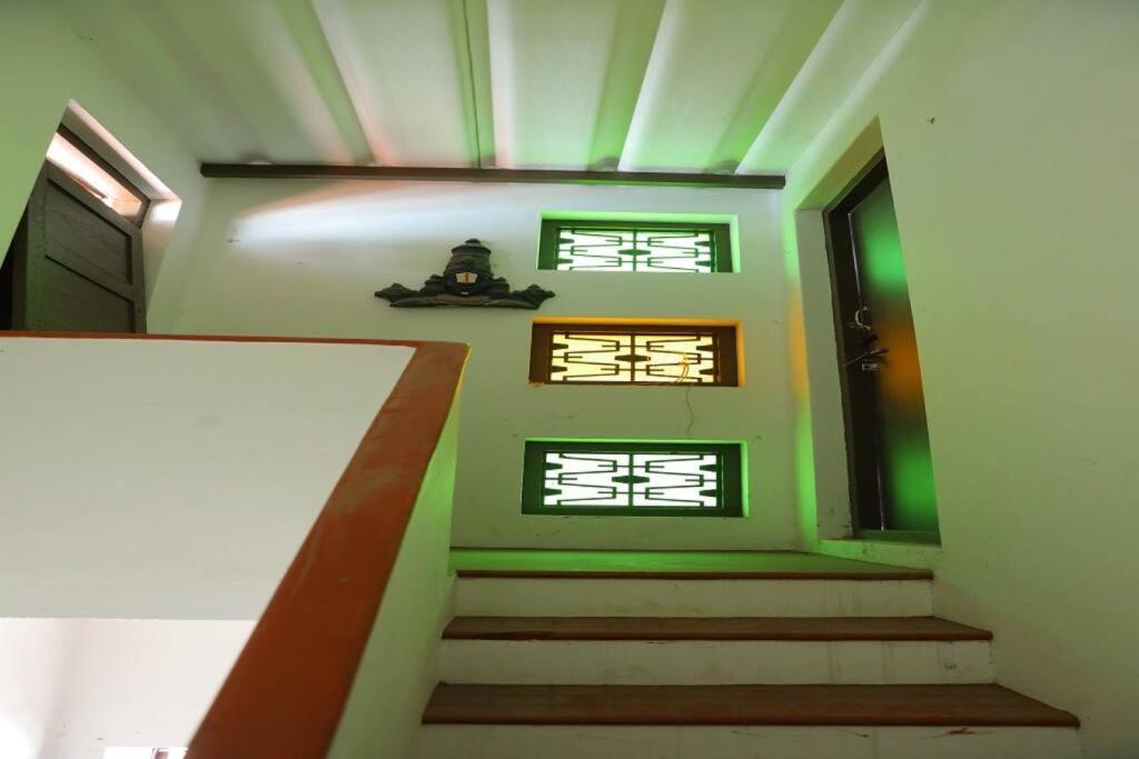 Heritage Home With 3 Bed/3 Bath With Kitchen In A Residential Neighborhood. Maduráj Kültér fotó