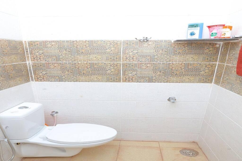 Heritage Home With 3 Bed/3 Bath With Kitchen In A Residential Neighborhood. Maduráj Kültér fotó