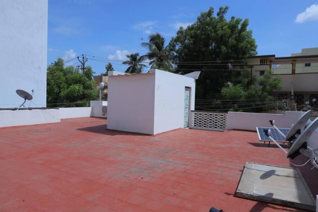 Heritage Home With 3 Bed/3 Bath With Kitchen In A Residential Neighborhood. Maduráj Kültér fotó