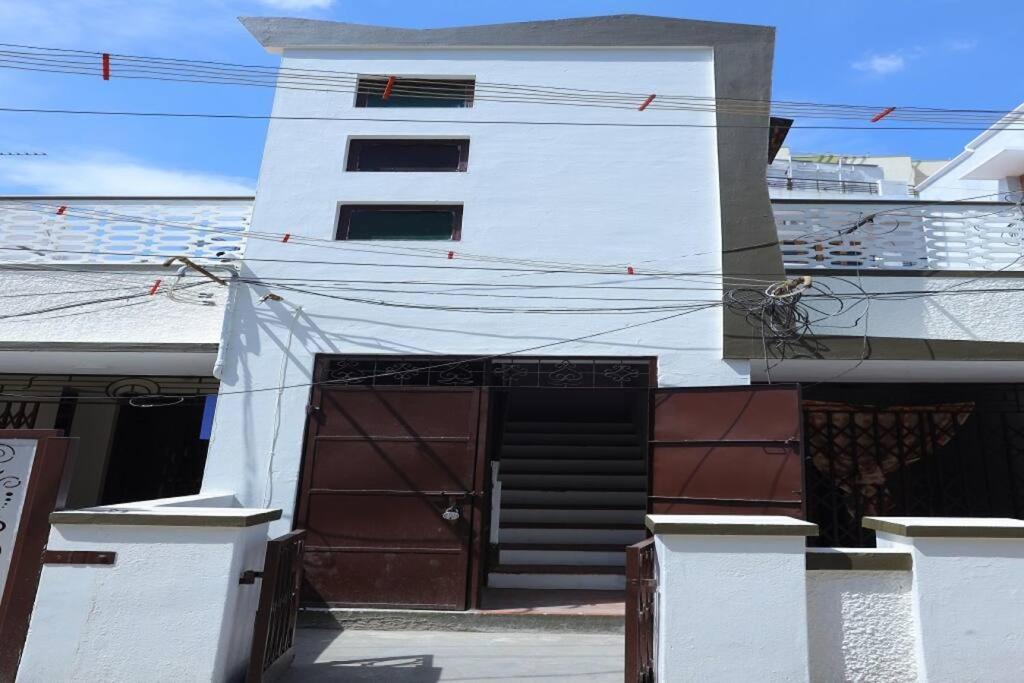 Heritage Home With 3 Bed/3 Bath With Kitchen In A Residential Neighborhood. Maduráj Kültér fotó