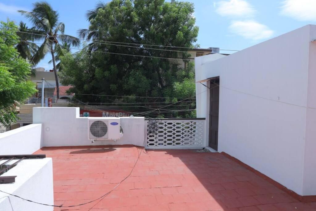 Heritage Home With 3 Bed/3 Bath With Kitchen In A Residential Neighborhood. Maduráj Kültér fotó